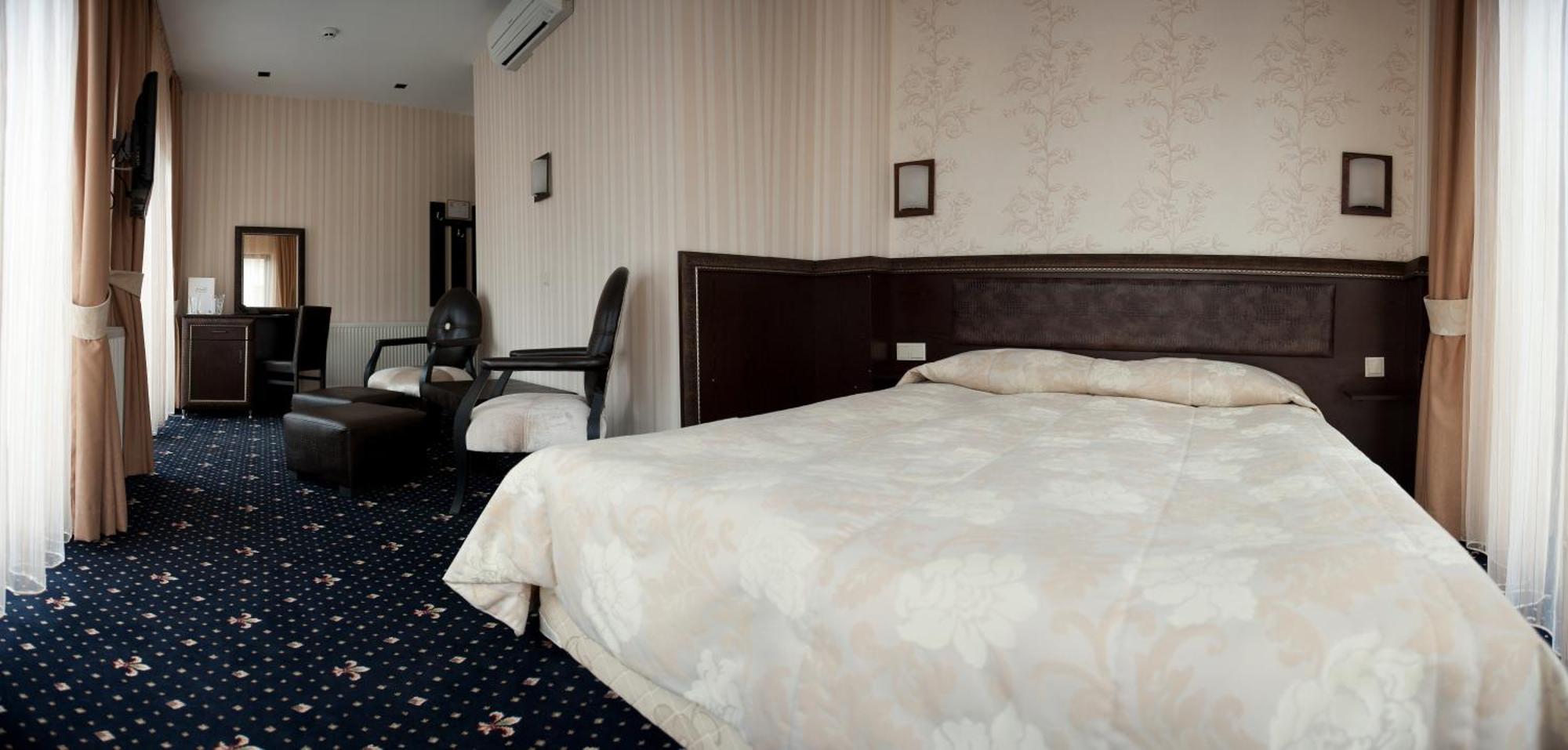 Hotel Victoria Panagyurishte Ngoại thất bức ảnh