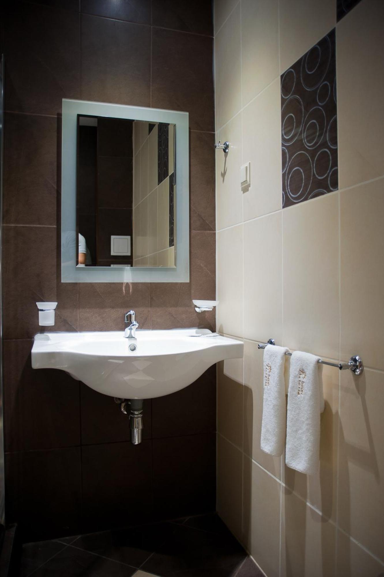 Hotel Victoria Panagyurishte Ngoại thất bức ảnh